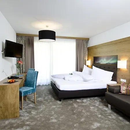 Aparthotel Wolfs Aparts + 4*